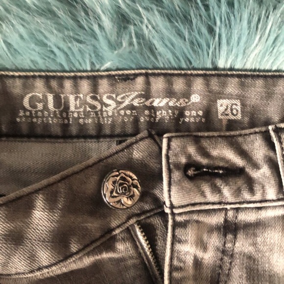 Guess jeans skirt - Picture 3 of 6